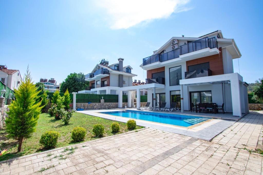 Deniz Villa *