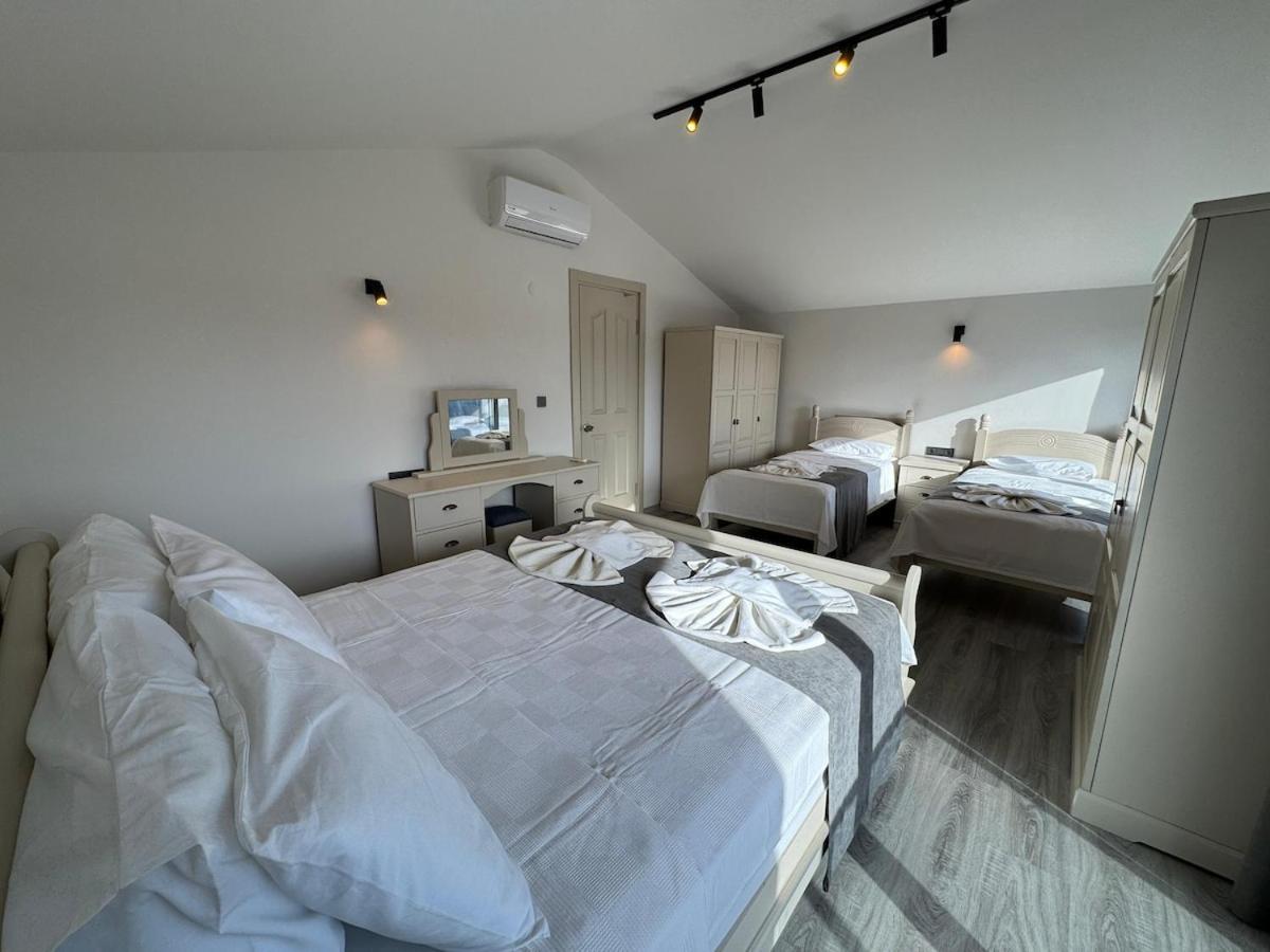 Villa White Deluxe