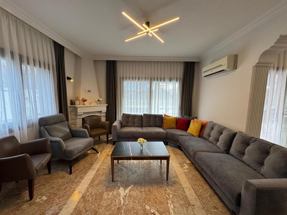 Villa White Deluxe