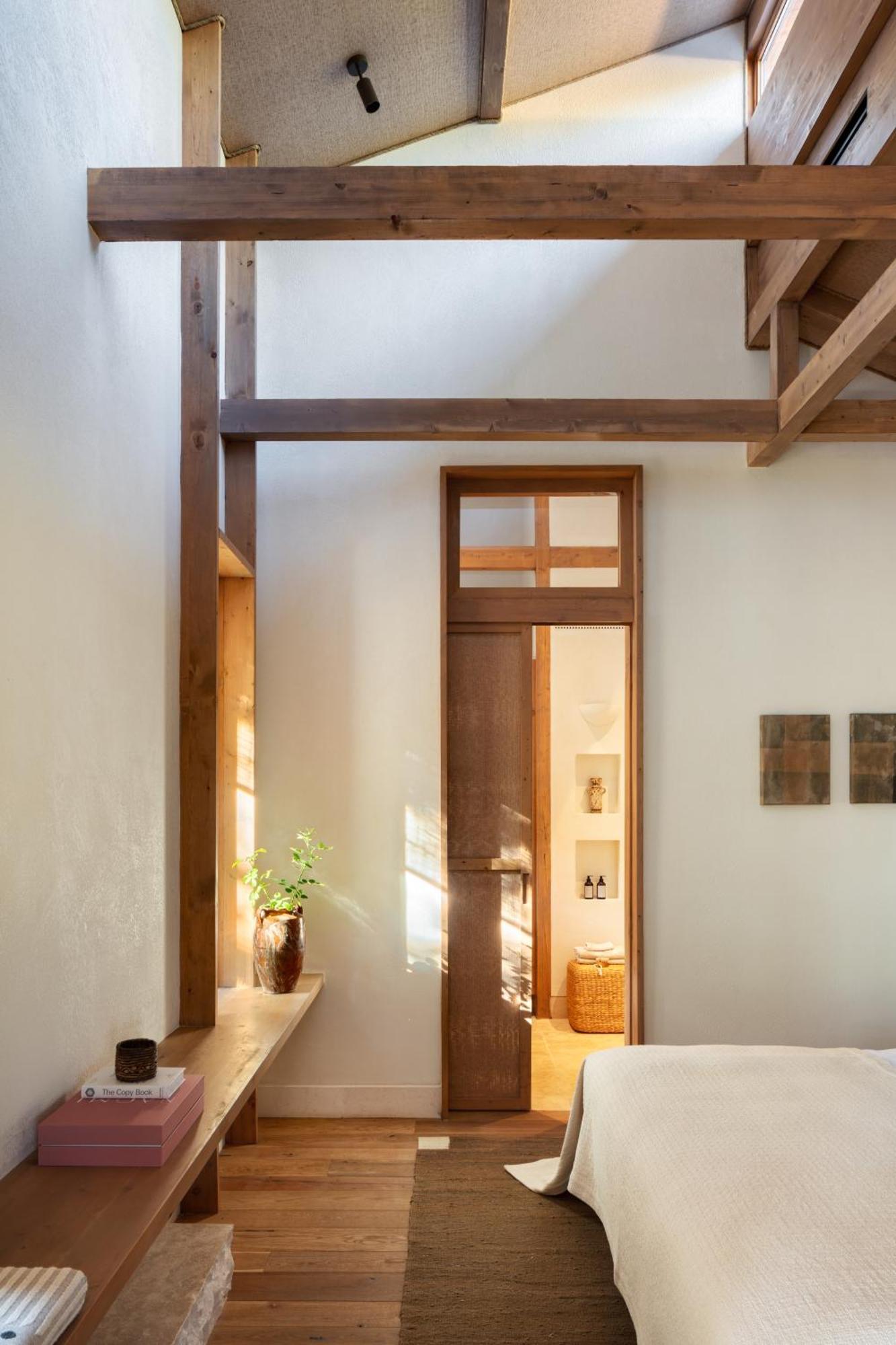 Hotel Ahama 5*