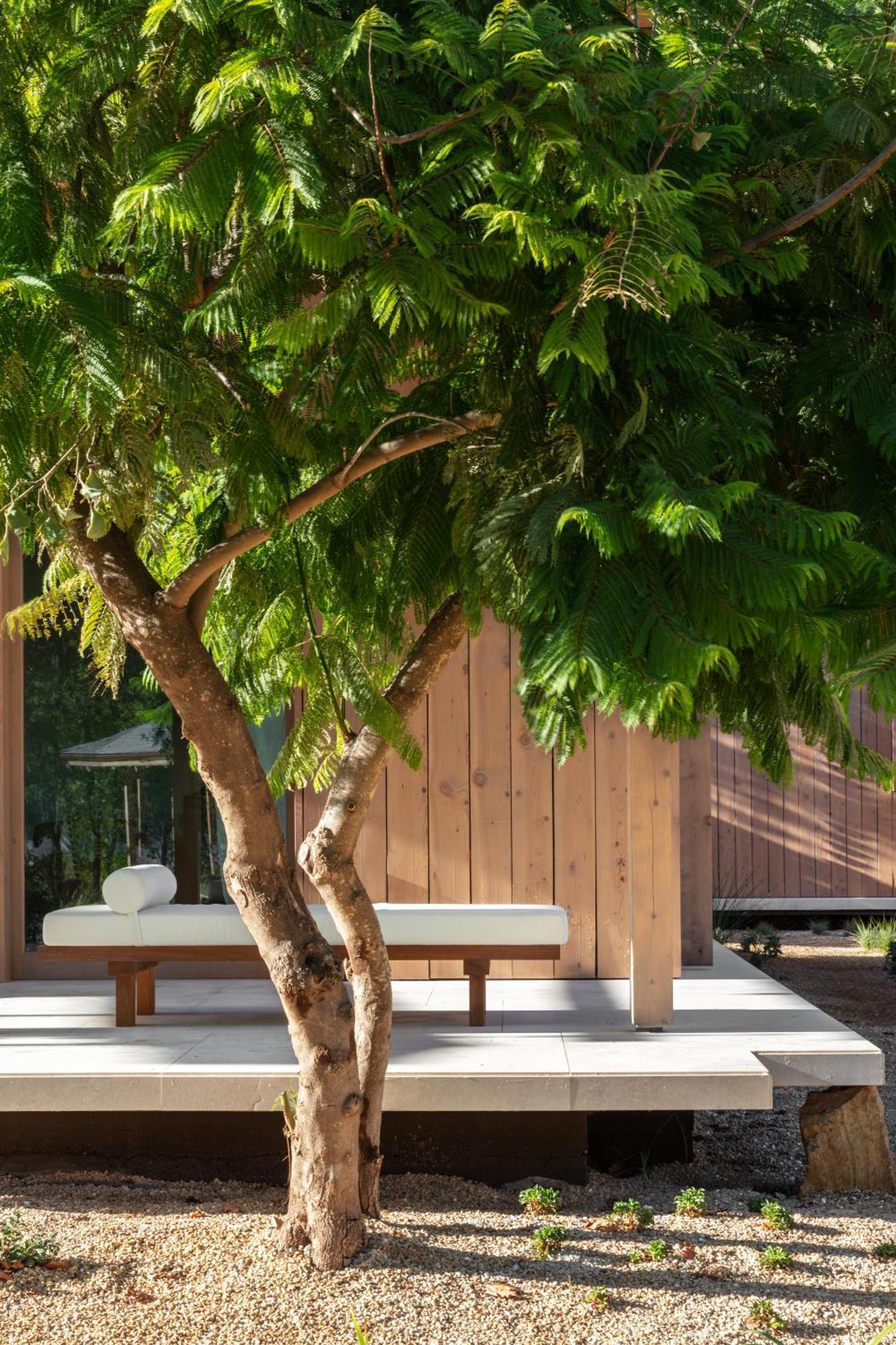 Ahama Hotel