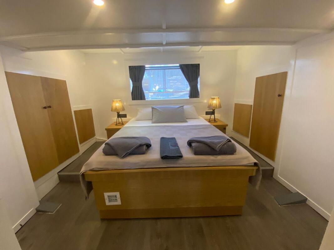 Yacht Botel *