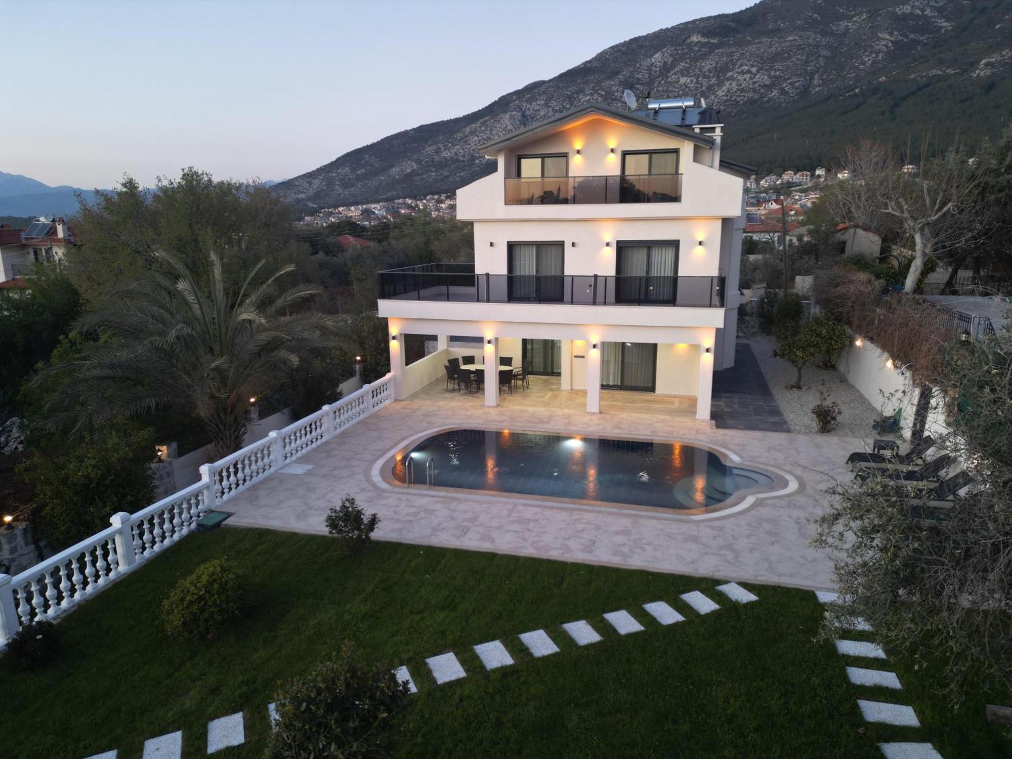 White Deluxe Villa