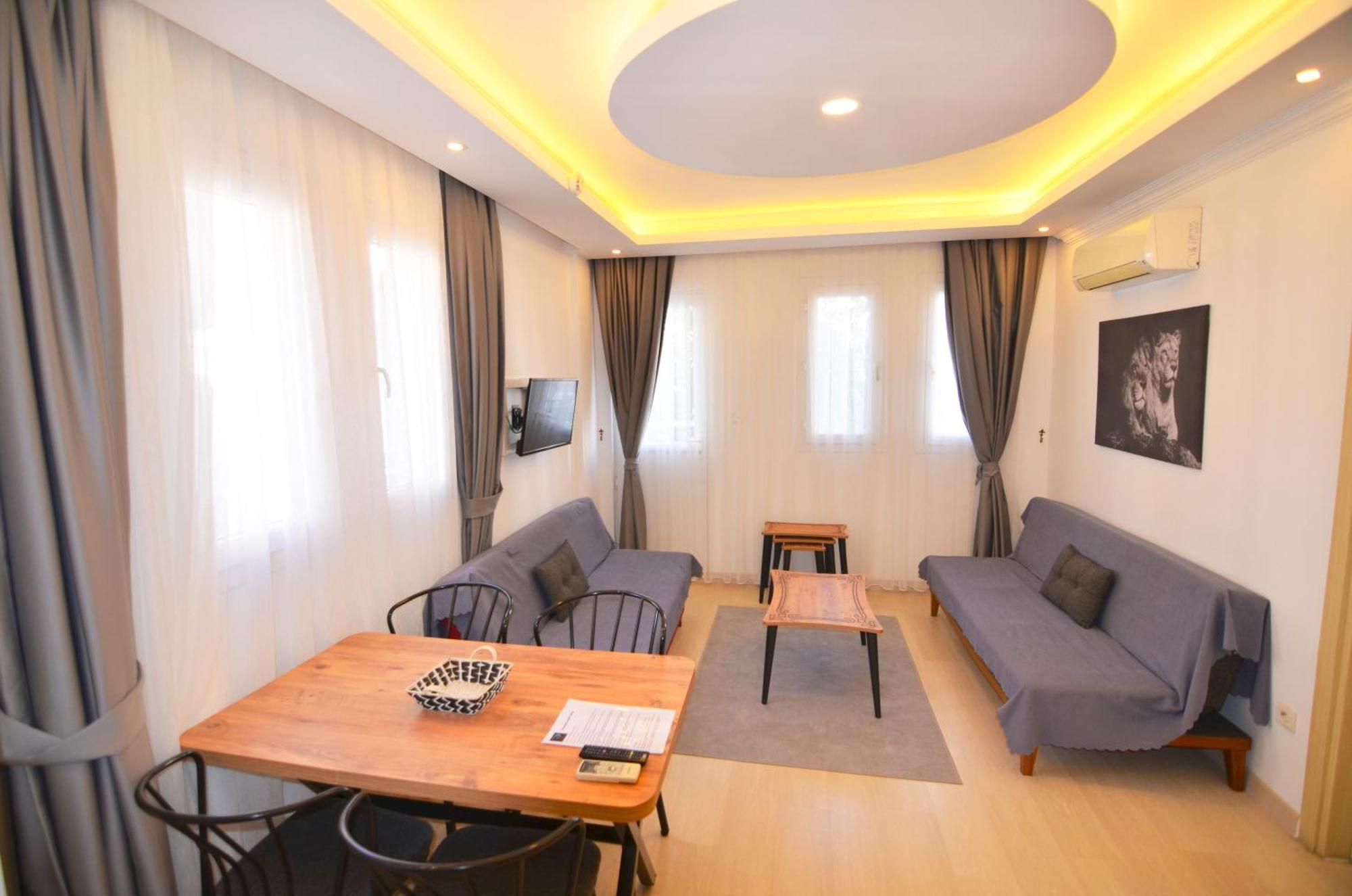Royalis By Mykonut Aparthotel