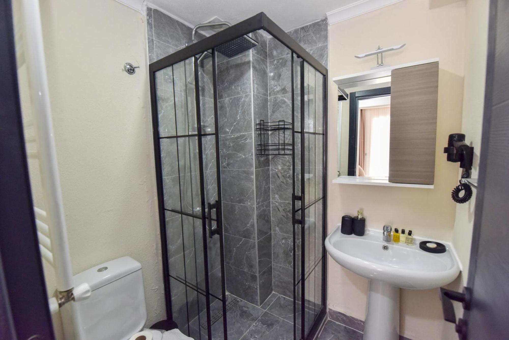 Royalis Boutique By Mykonut Hotel 3*
