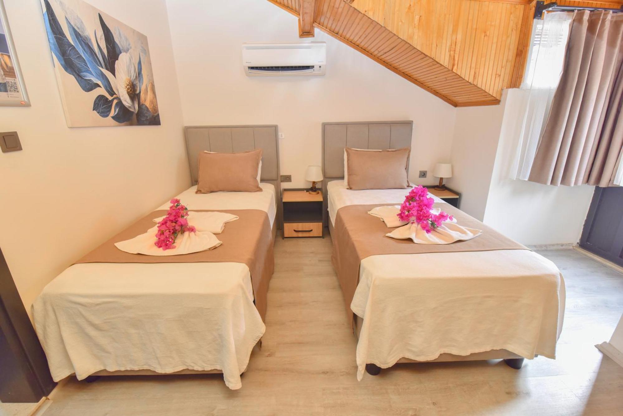 Royalis Boutique By Mykonut Hotel
