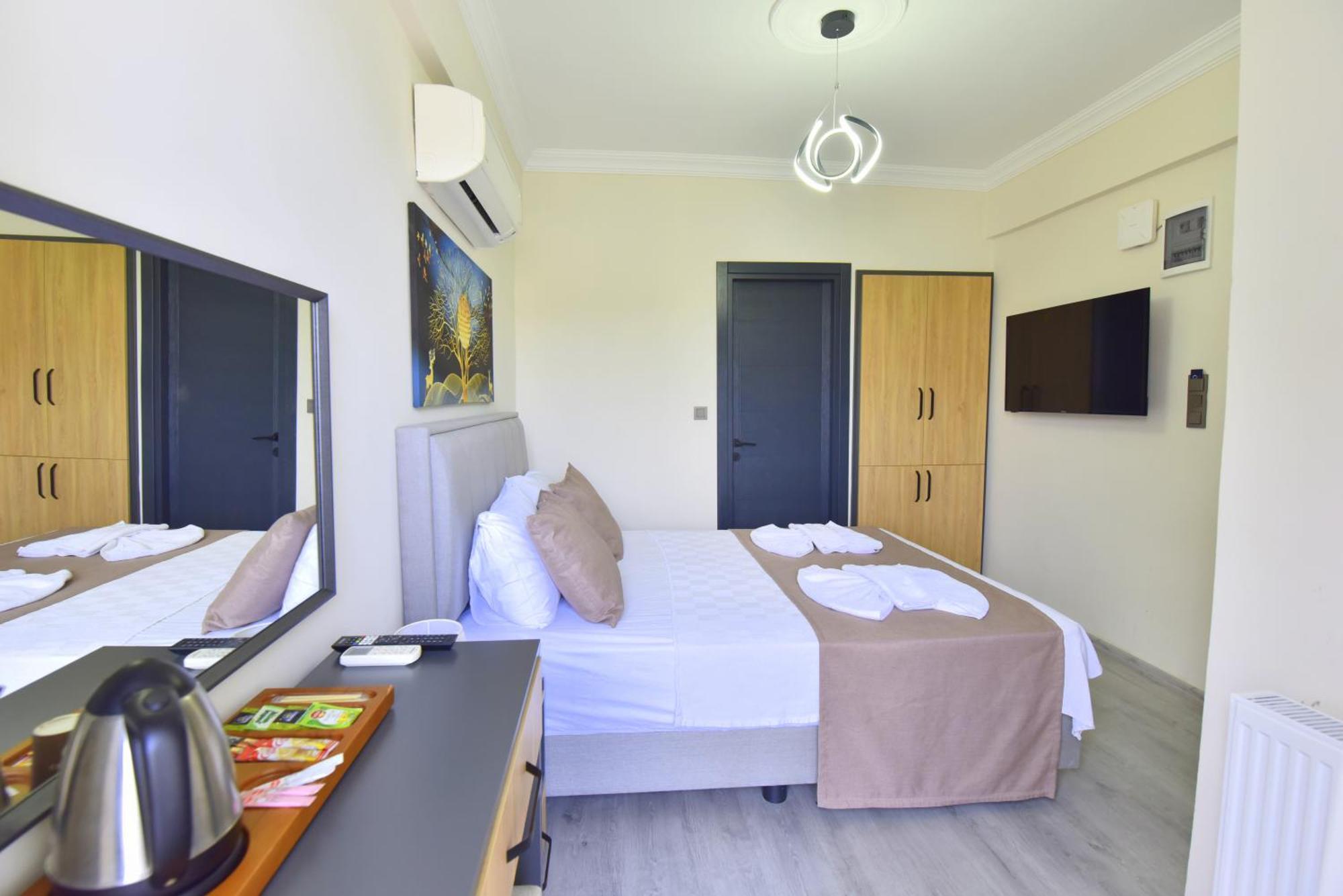 Royalis Boutique By Mykonut Hotel 3*