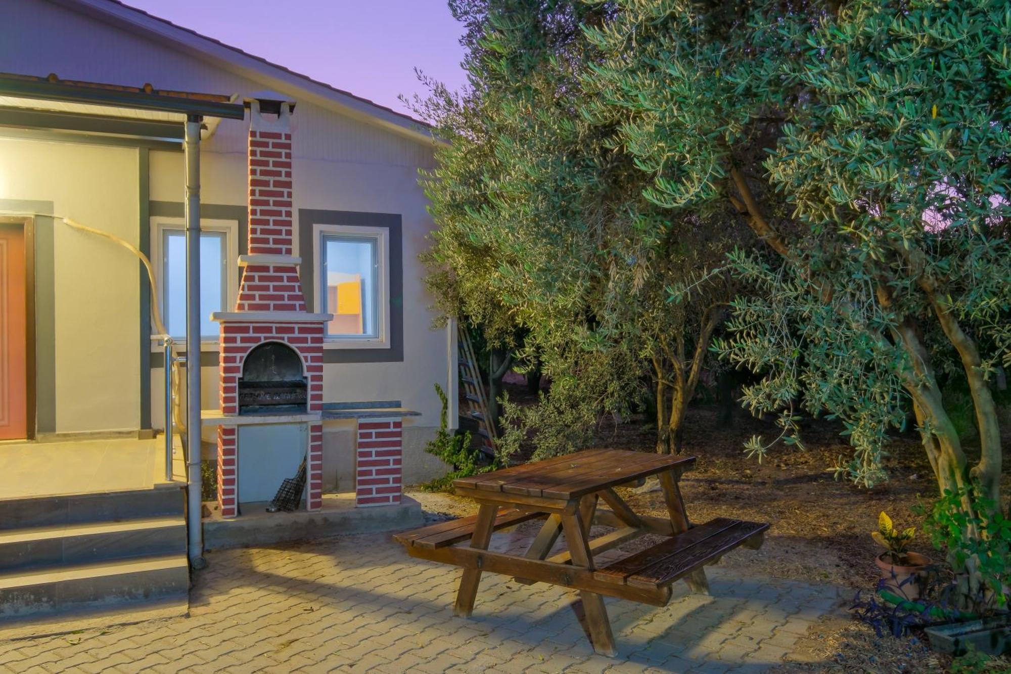 Villa Avci Villa-fethiye 3+1 In Garden With Private Pool, 10 Minutes To The Beach Fethiye