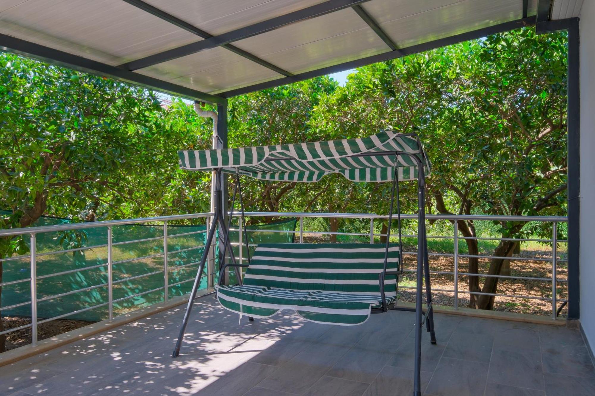 Avci Villa-fethiye 3+1 In Garden With Private Pool, 10 Minutes To The Beach Fethiye