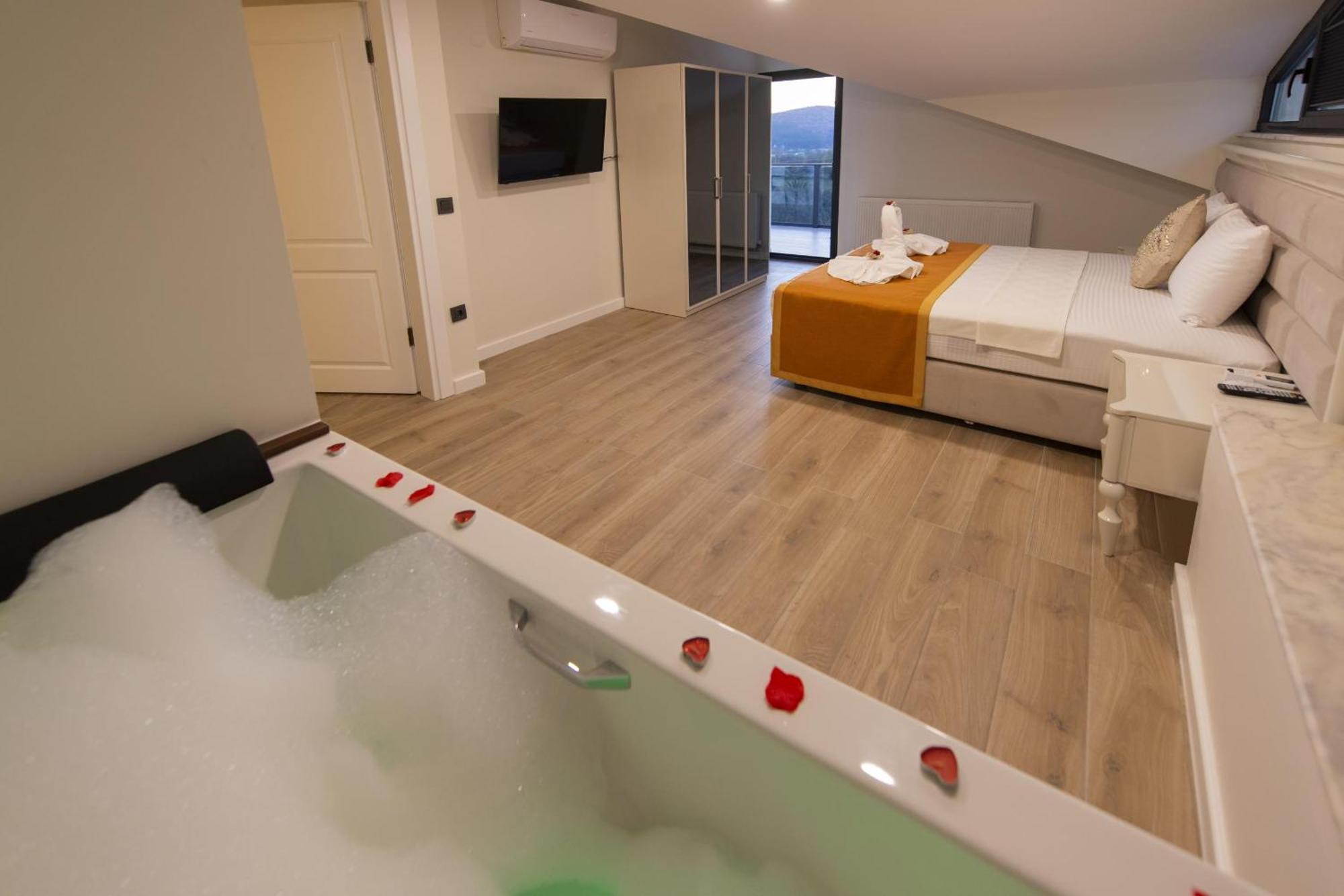 Oeluedeniz Ovacik 4 1 Salon 8 Kisilik Tatil Villasi Villa Fethiye