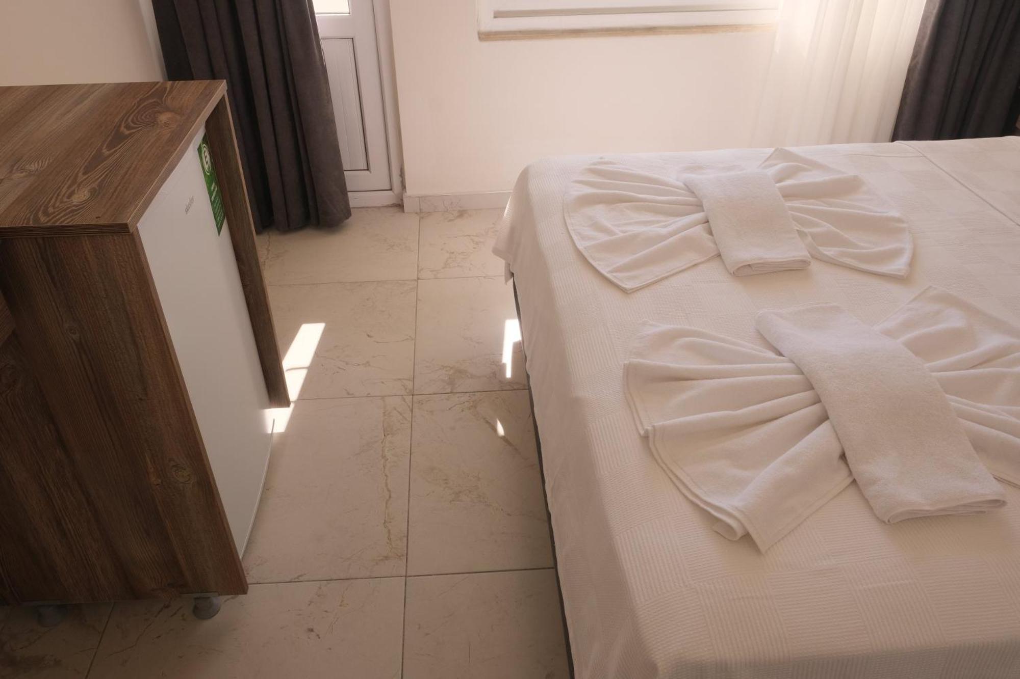 Sea Door Hotel *