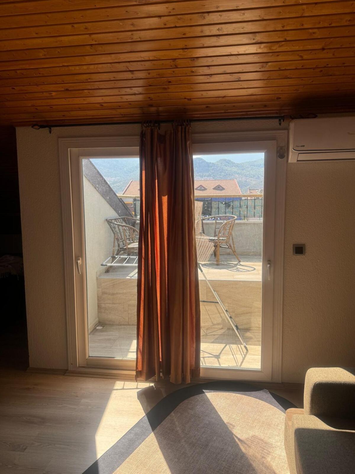 1 Bedroom Close To Bus Station And Mall 200 Mb Wifi *