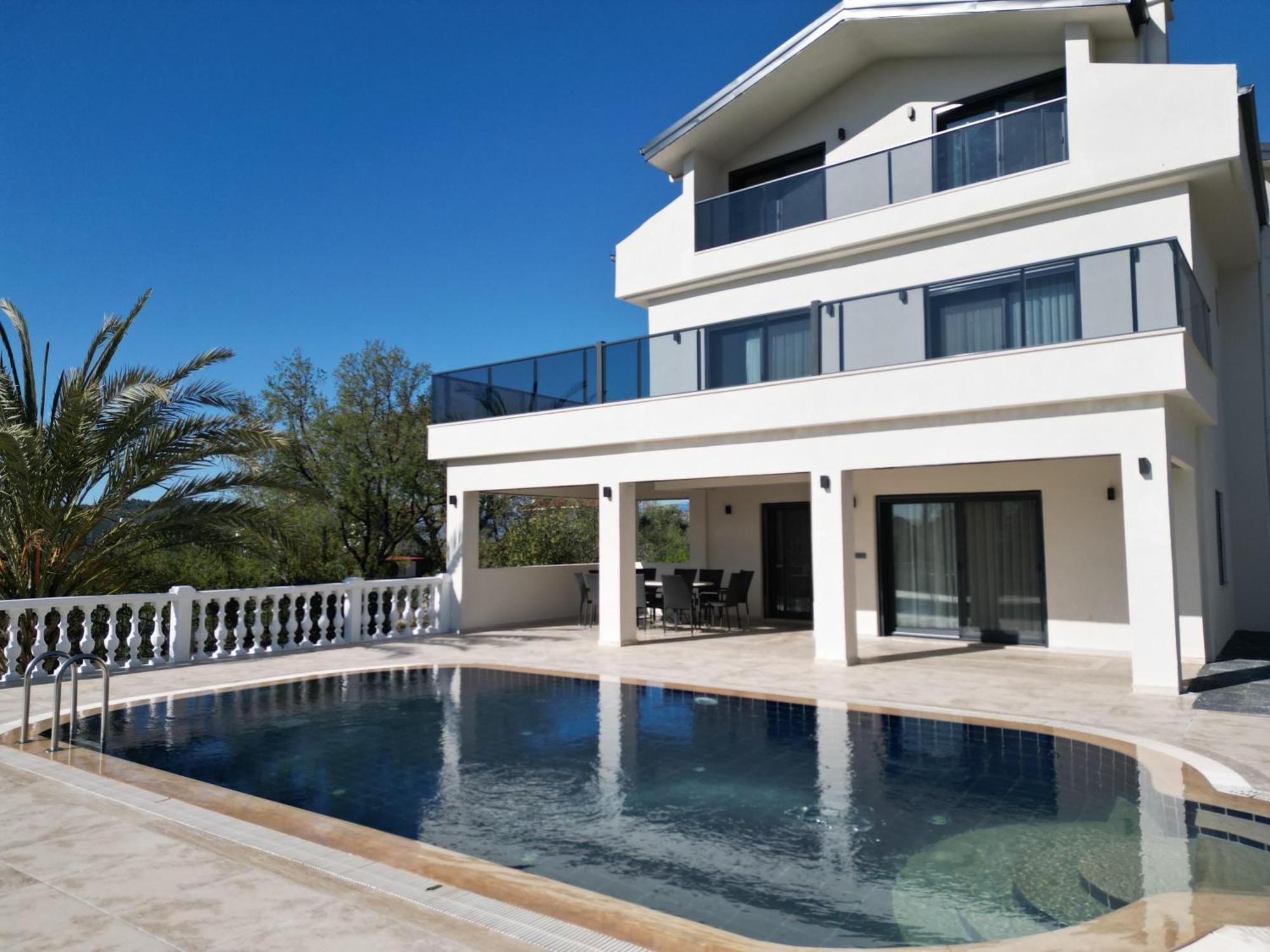 White Deluxe Villa