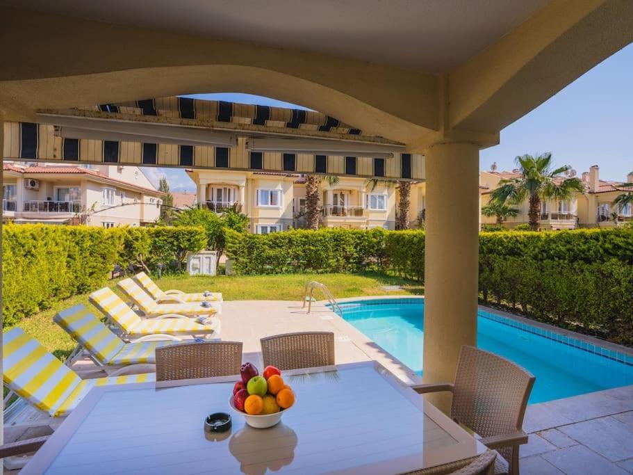 Calis'ta Denize Sifir 8 Kisilik Pearl 9 Villa