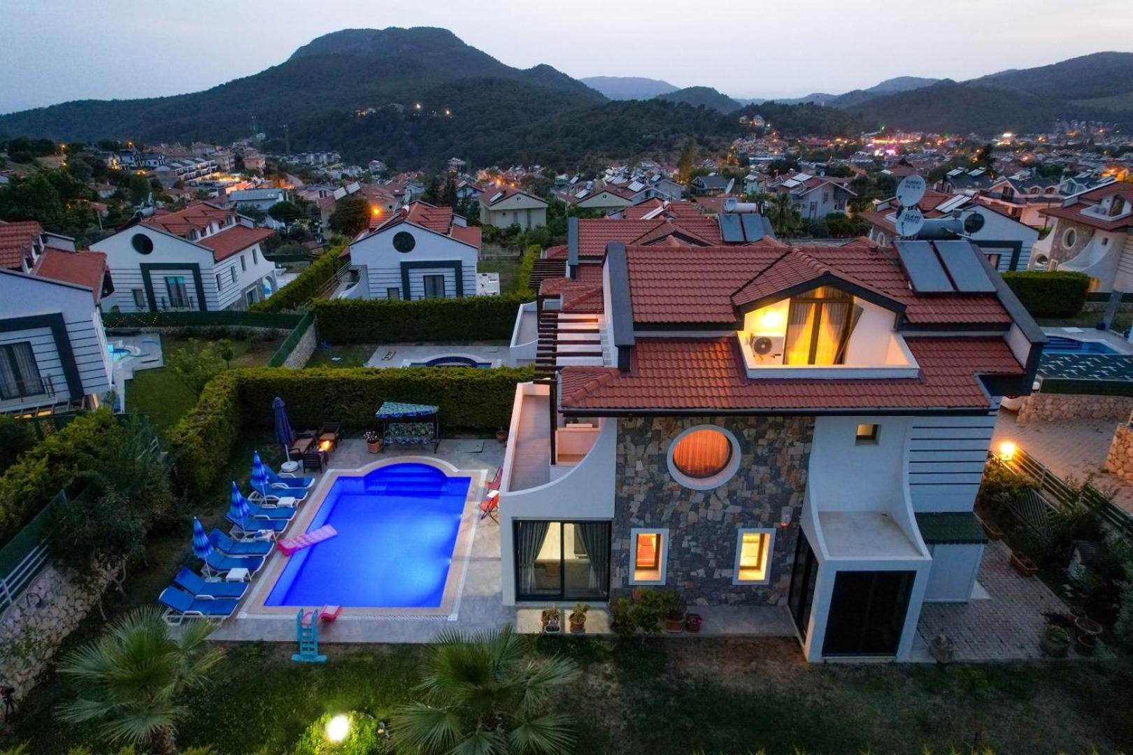 Lorenzo- 4 Bedroom Holiday Villa In Hisaronu