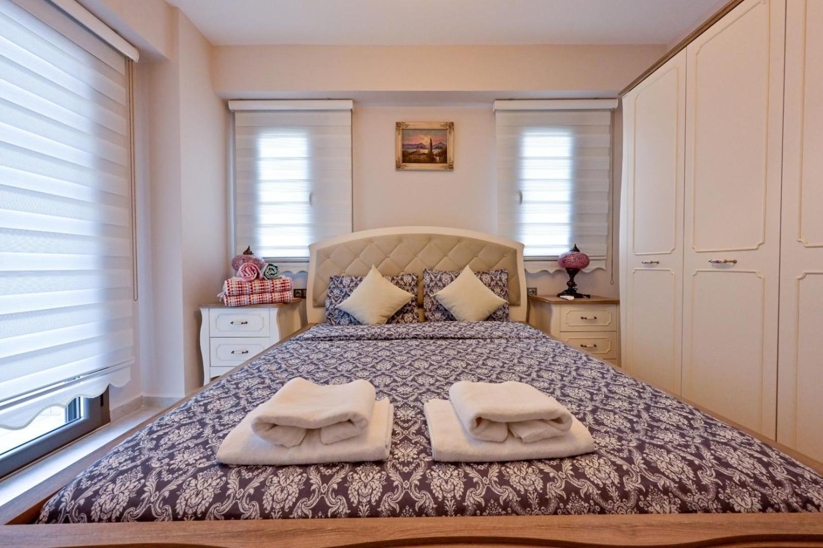 Villa Lorenzo- 4 Bedroom Holiday Villa In Hisaronu