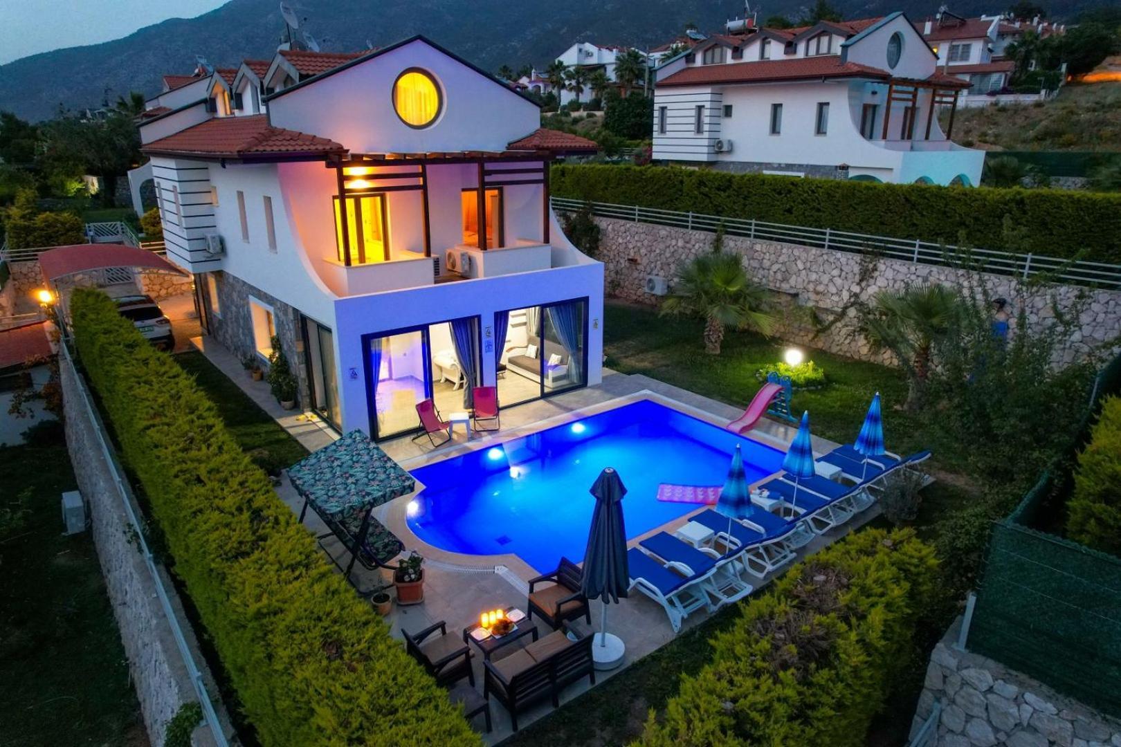 Lorenzo- 4 Bedroom Holiday Villa In Hisaronu