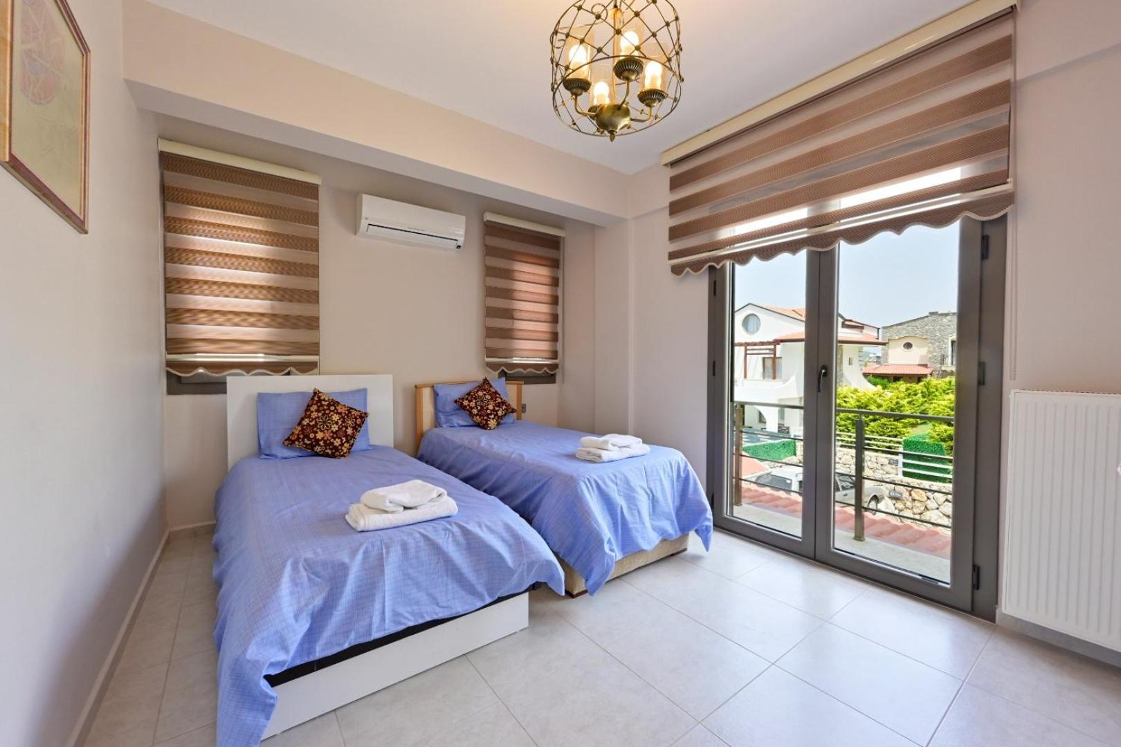 Lorenzo- 4 Bedroom Holiday Villa In Hisaronu *