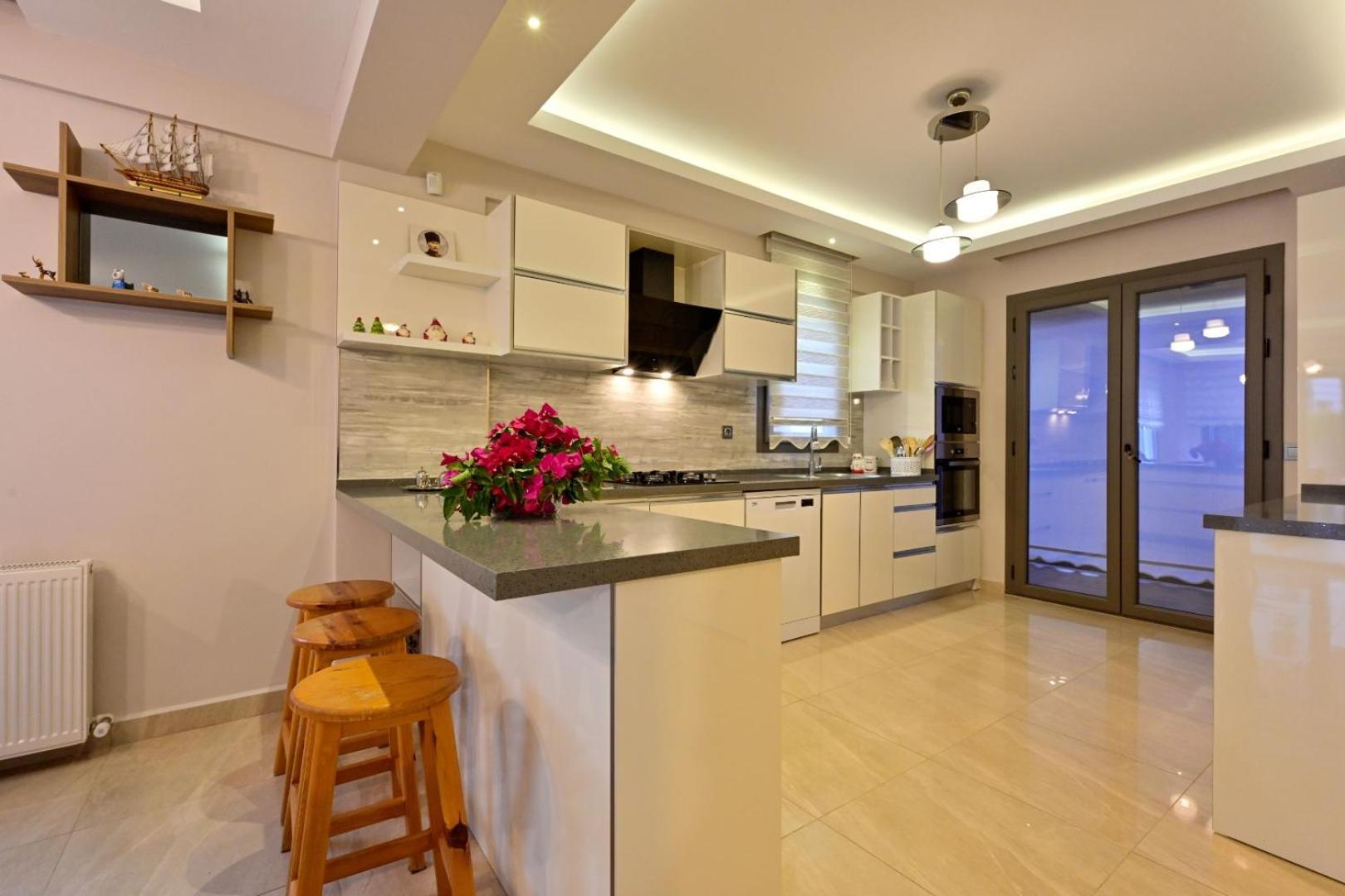 Lorenzo- 4 Bedroom Holiday Villa In Hisaronu Fethiye