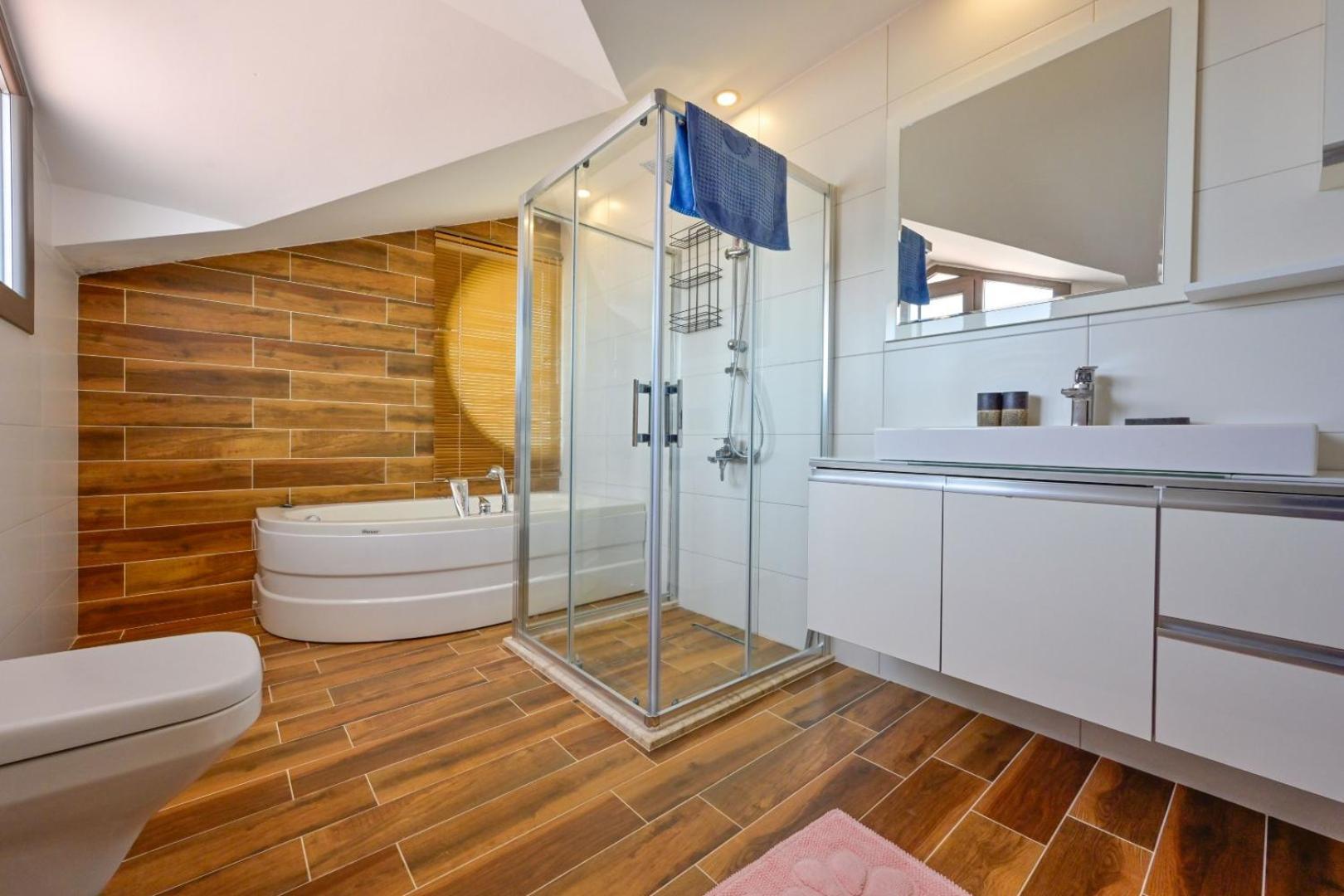 Lorenzo- 4 Bedroom Holiday Villa In Hisaronu Villa