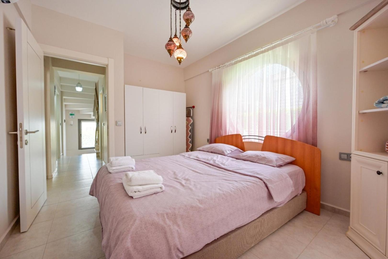 Villa Lorenzo- 4 Bedroom Holiday Villa In Hisaronu
