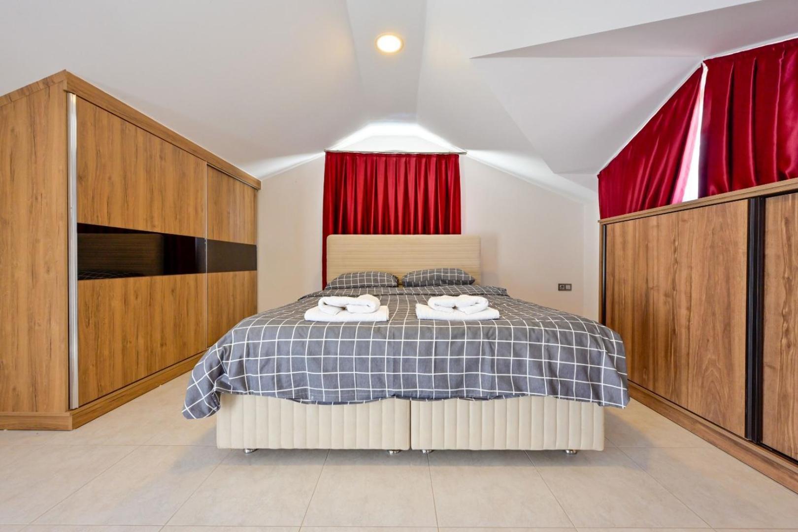 Lorenzo- 4 Bedroom Holiday Villa In Hisaronu Villa Fethiye