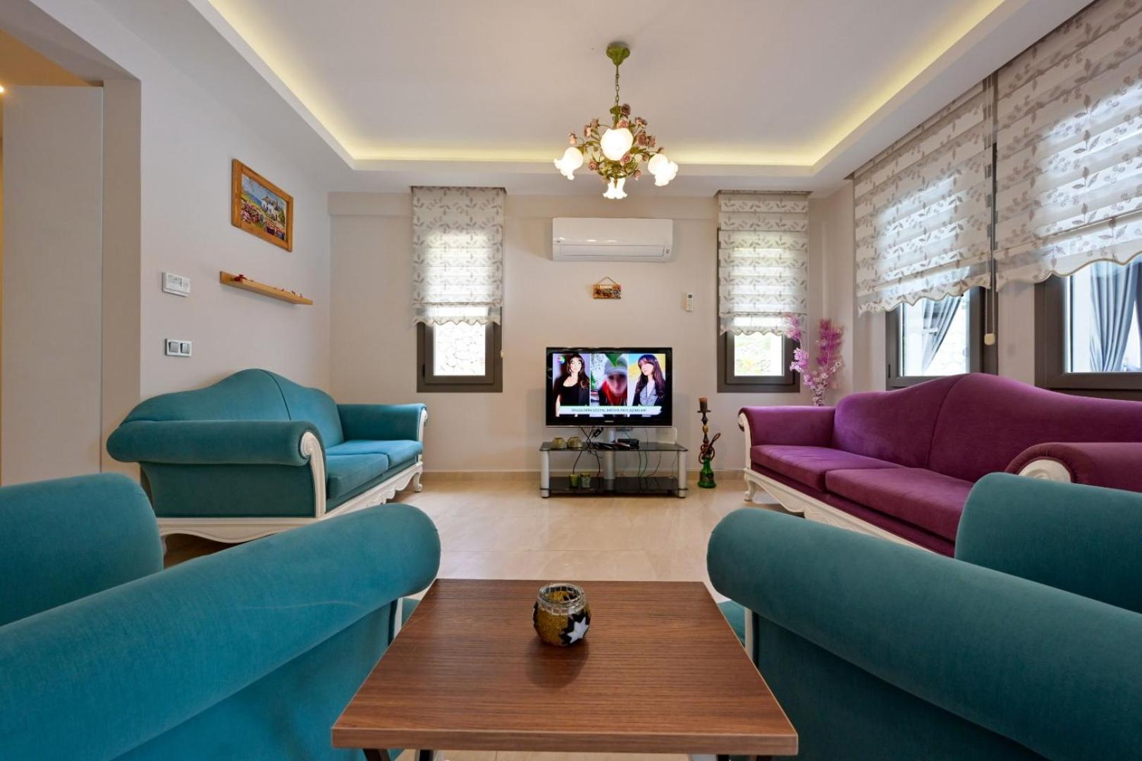 Lorenzo- 4 Bedroom Holiday Villa In Hisaronu *