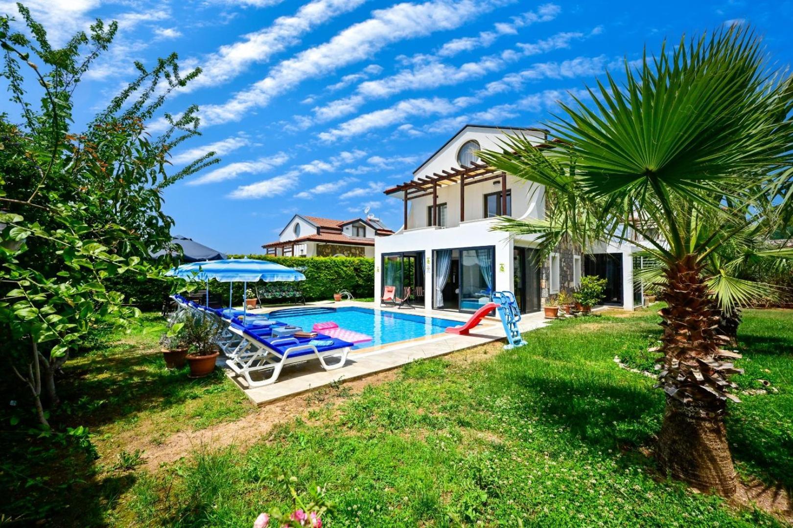 Lorenzo- 4 Bedroom Holiday Villa In Hisaronu *