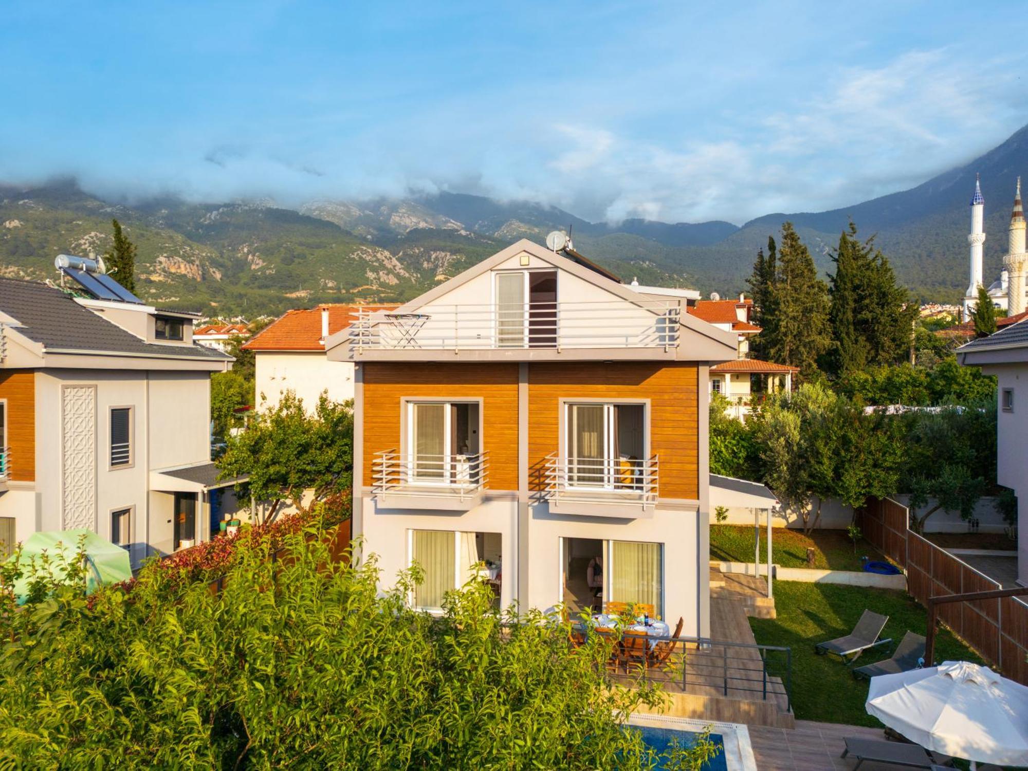 Villa Lidya 3 Bedroom Close To Oeluedeniz Fethiye