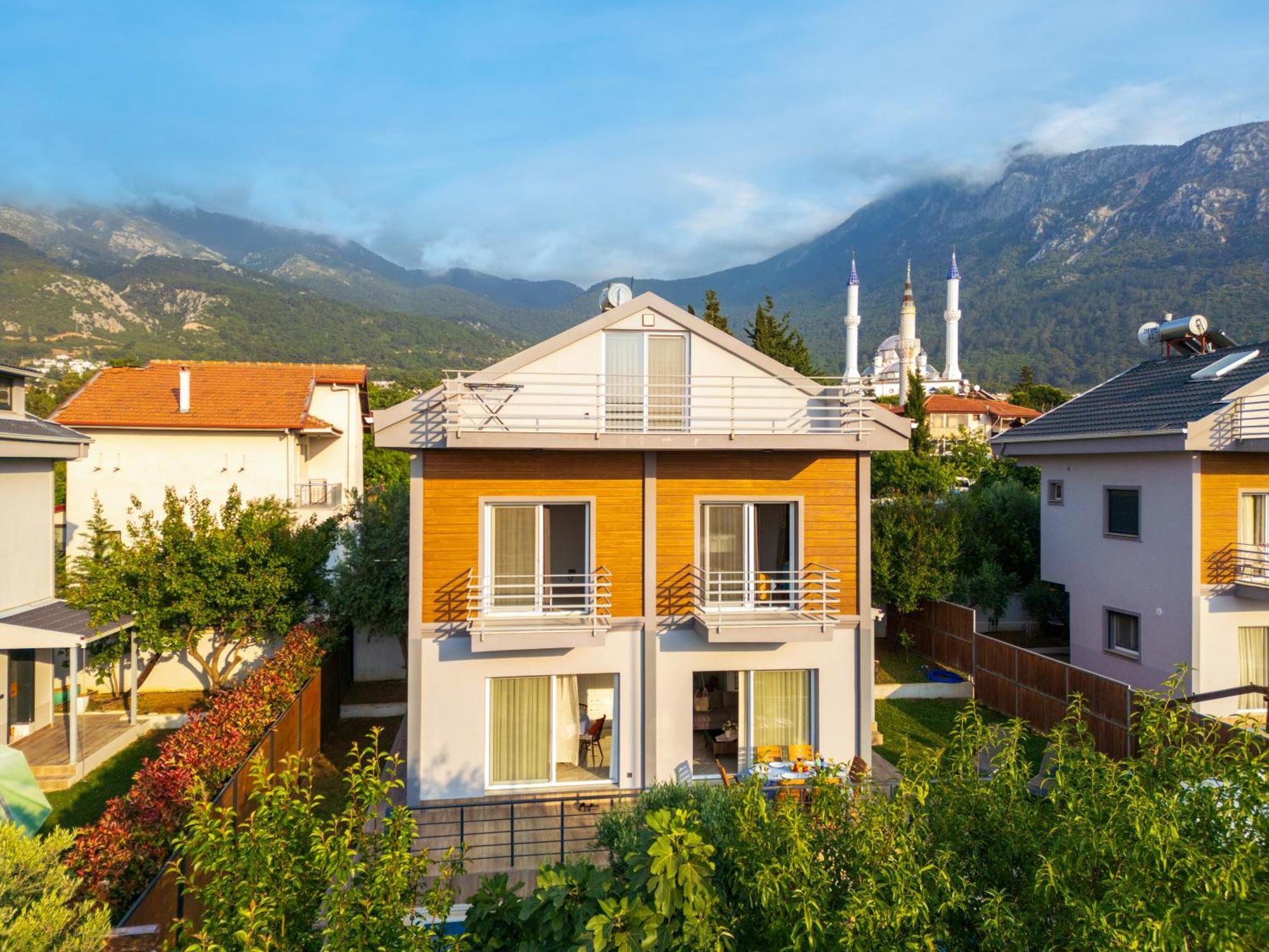 Lidya 3 Bedroom Close To Oeluedeniz Villa *
