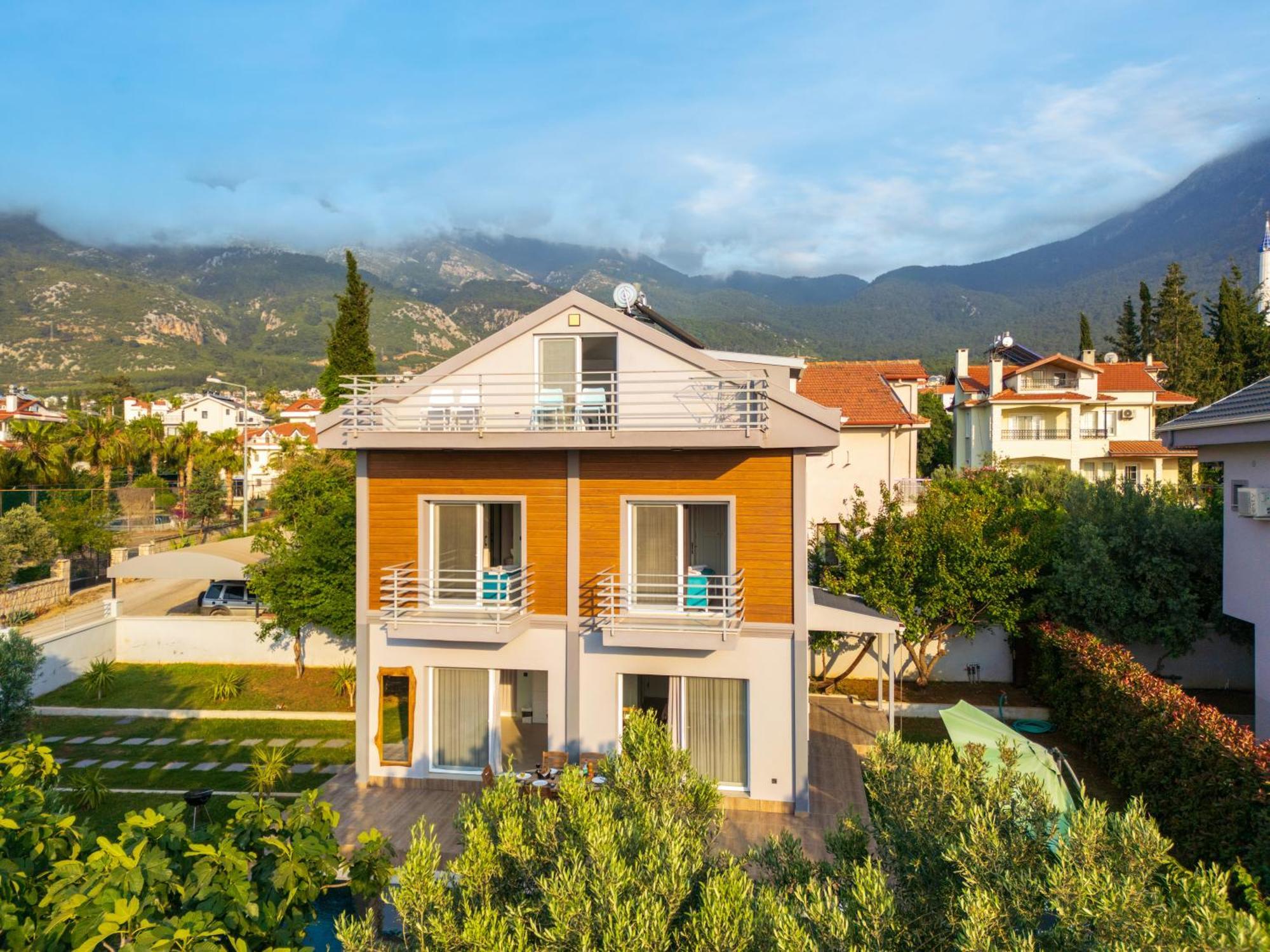 Villa Lidya 3 Bedroom Close To Oeluedeniz Fethiye