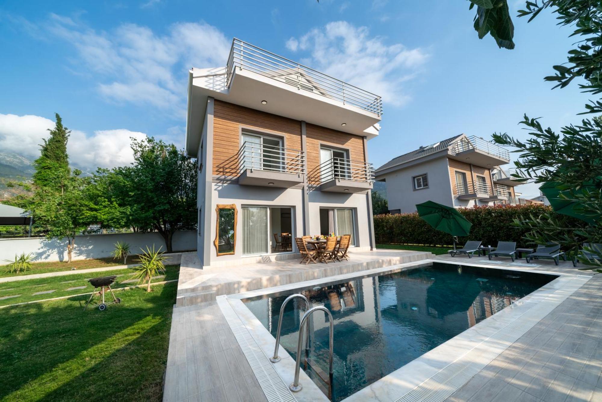Lidya 3 Bedroom Close To Oeluedeniz * Fethiye
