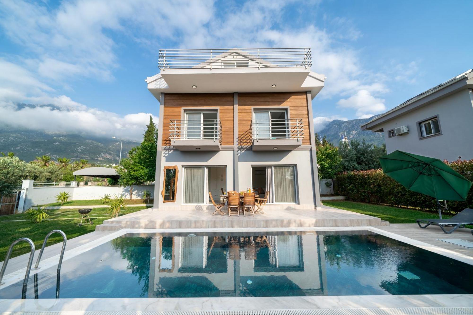 Lidya 3 Bedroom Close To Oeluedeniz Villa