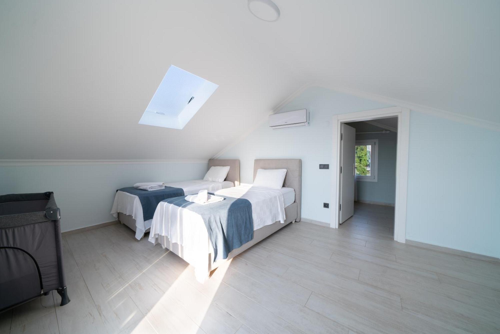 Lidya 3 Bedroom Close To Oeluedeniz Villa *