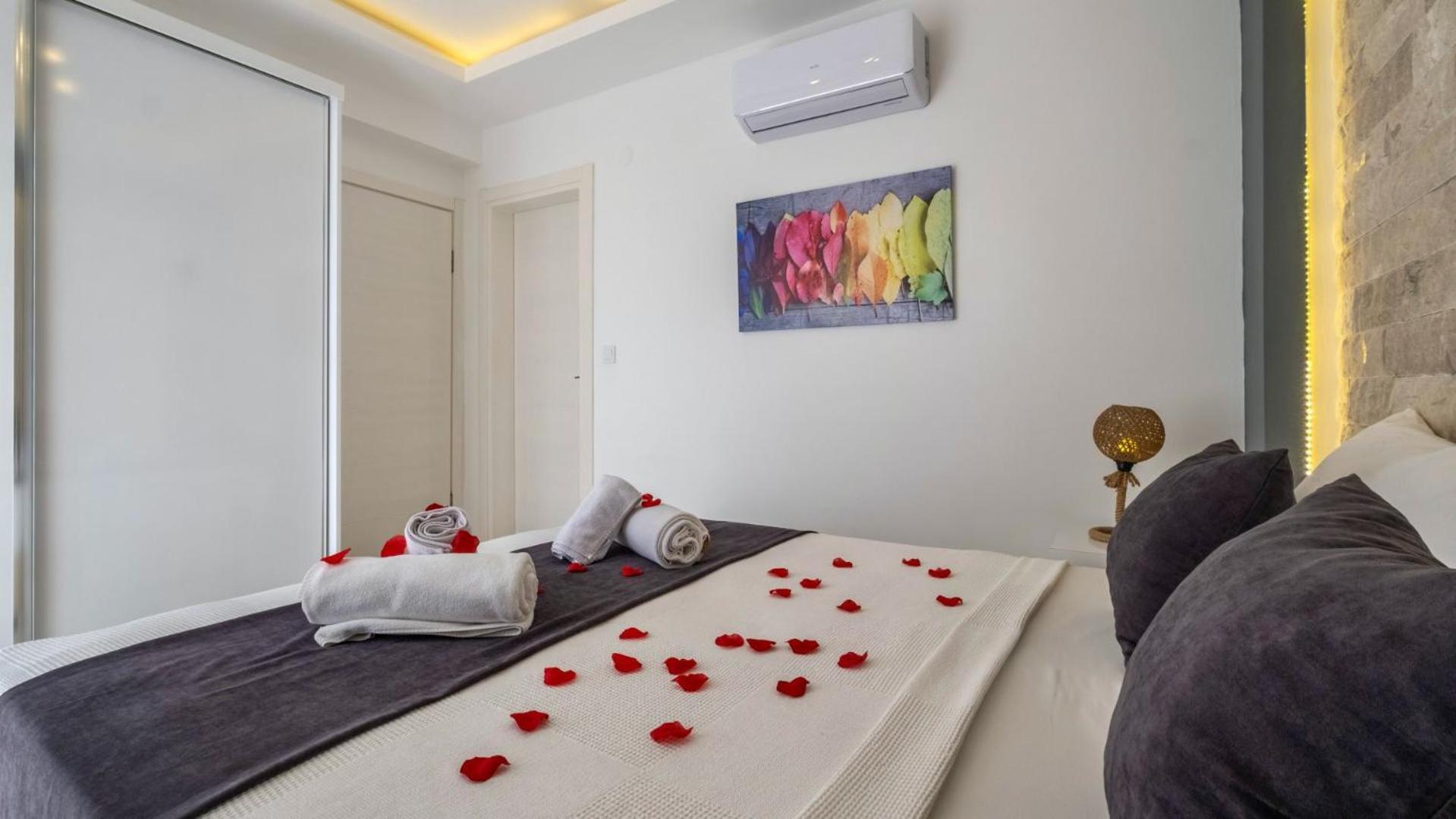 Oludeniz 4 Bedroom 2902 Villa Fethiye