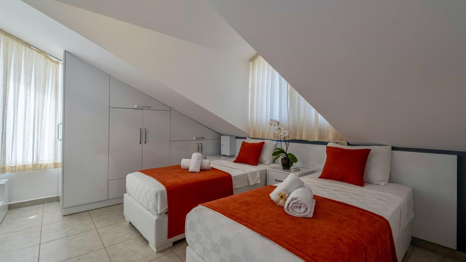 Oludeniz 4 Bedroom 2902