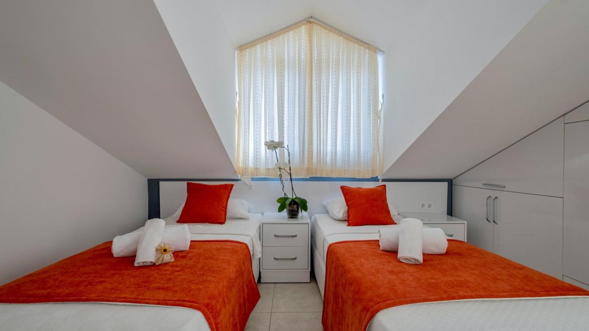 Oludeniz 4 Bedroom 2902