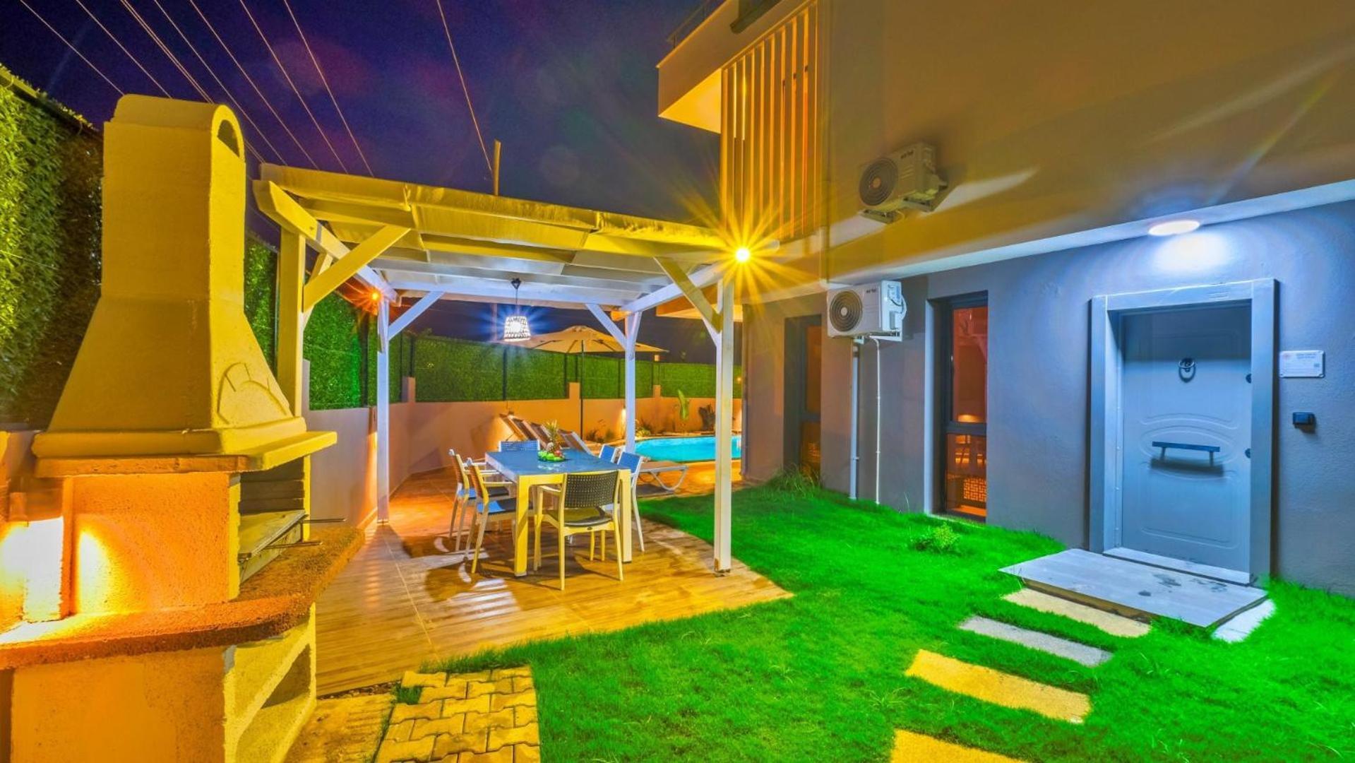 Villa 4 Bedroom - 2159