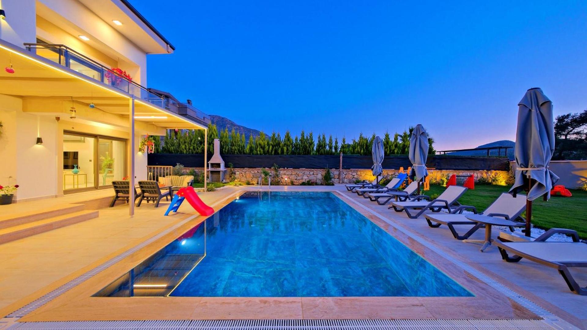 Oludeniz 4 Bedroom 9441 Villa Fethiye
