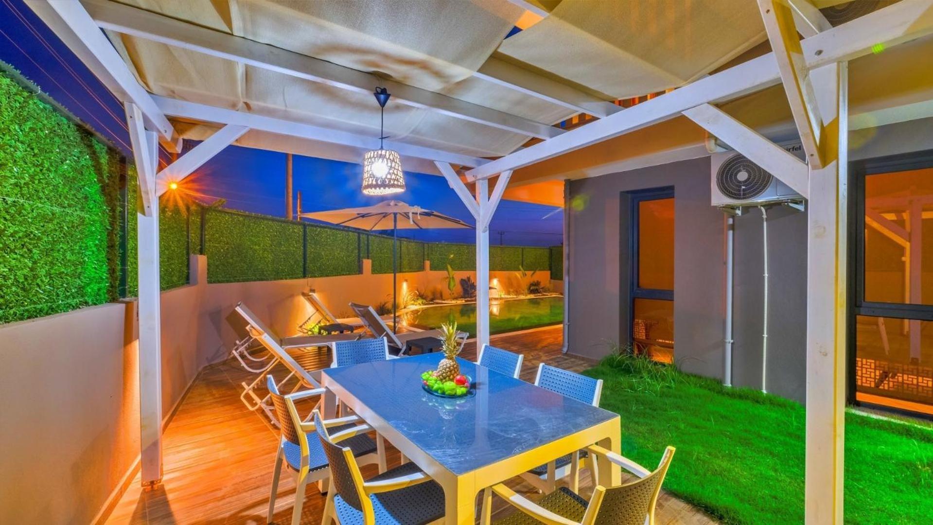 4 Bedroom - 9269 Villa *