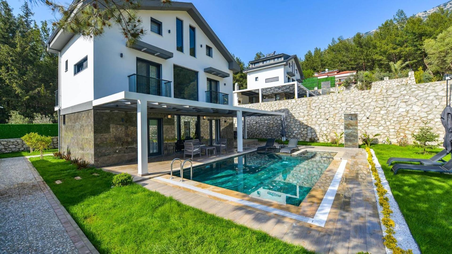 Oludeniz 4 Bedroom 2404 Villa *