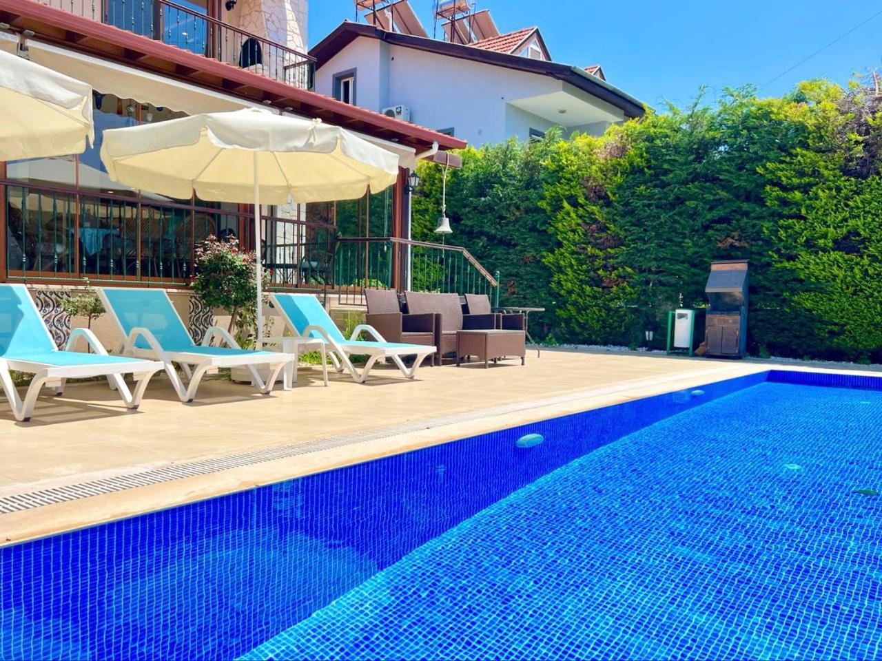 Villa Centrally Located Very Large W Pool Jakuz And Car Park Fethiye