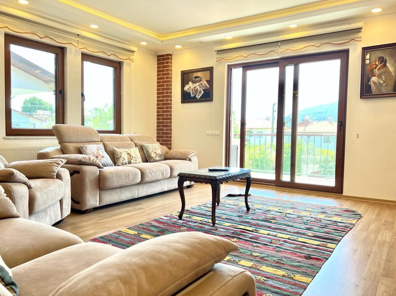 Villa Centrally Located Very Large W Pool Jakuz And Car Park *