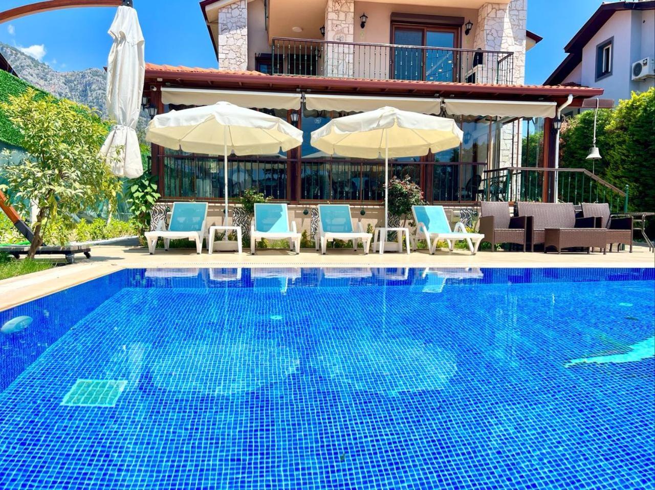 Villa Centrally Located Very Large W Pool Jakuz And Car Park
