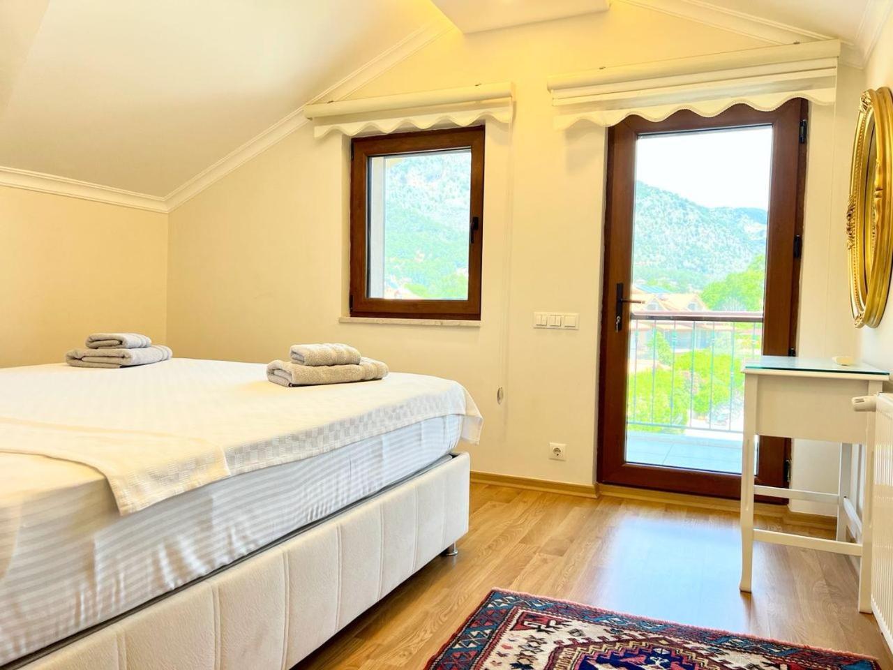 Villa Centrally Located Very Large W Pool Jakuz And Car Park *