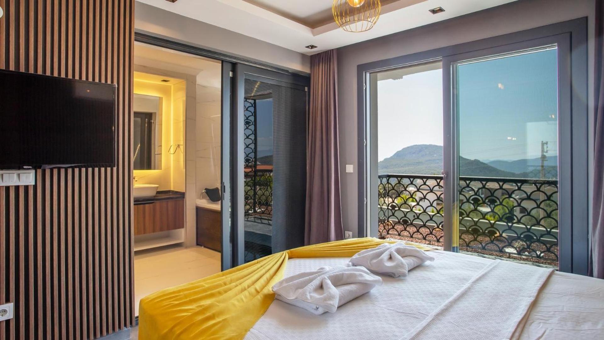 Oludeniz 4 Bedroom - 9318 Villa Fethiye
