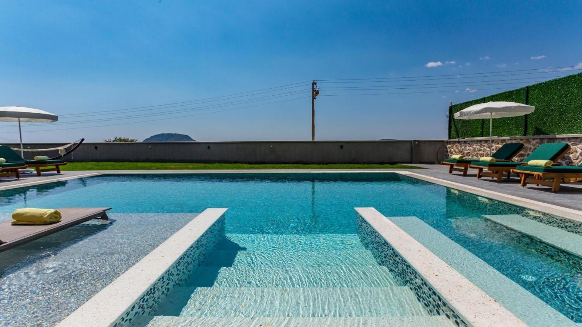 Oludeniz 4 Bedroom - 9318 Villa