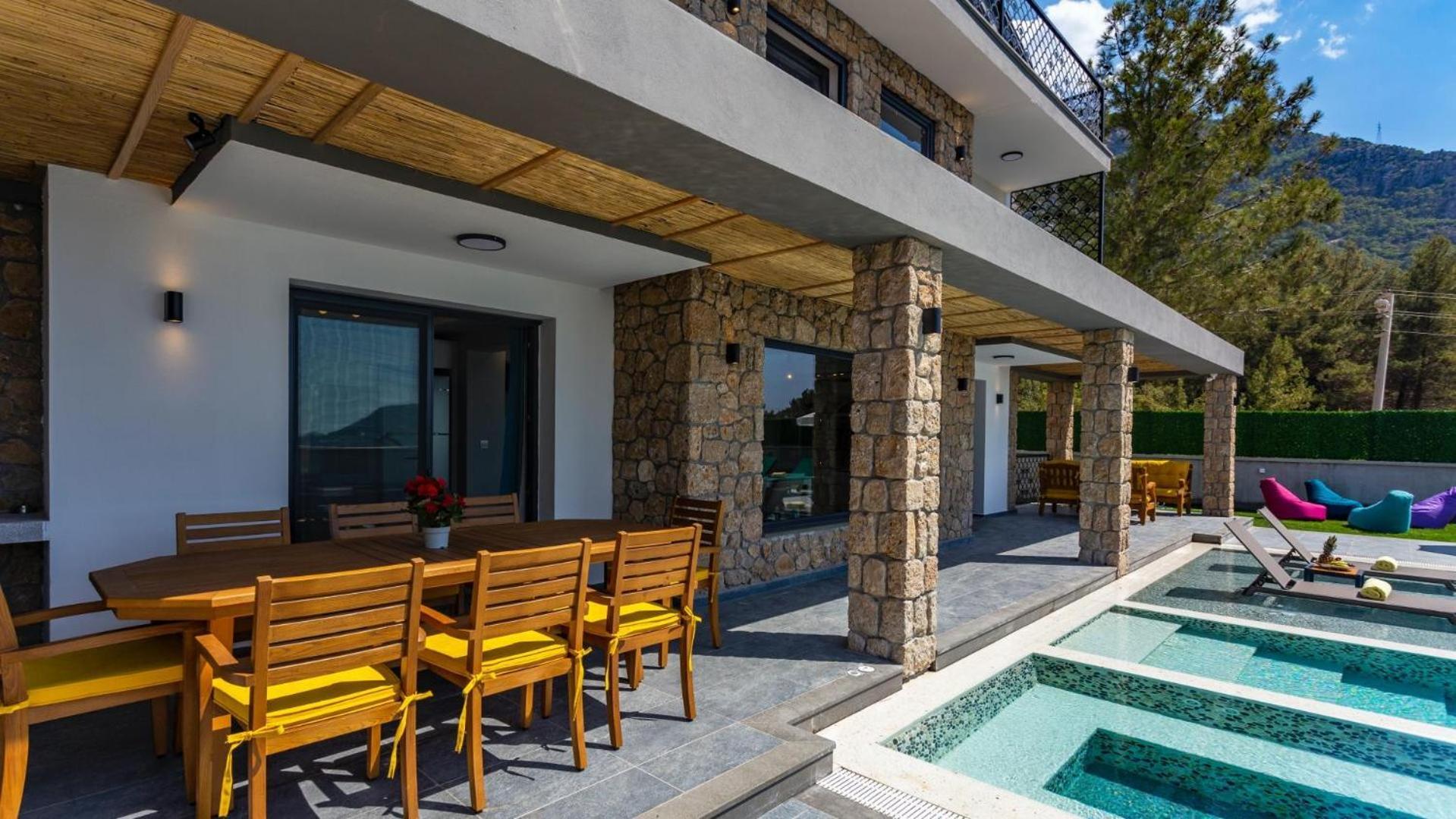 Villa Oludeniz 4 Bedroom - 9318 Fethiye