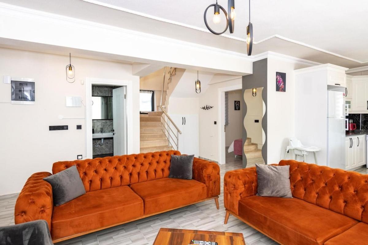 Olive Oyl - With Private Pool For 6 People In Hisaronue Villa *