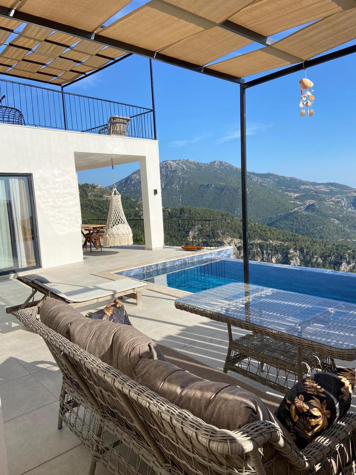 Villa Mavinin Sonsuz Tonu 3 Yatak Odasi 3 Banyo Fethiye